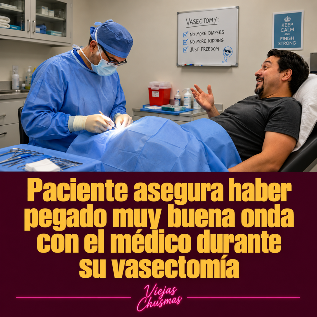 Paciente conversando relajadamente con su médico antes de una vasectomía